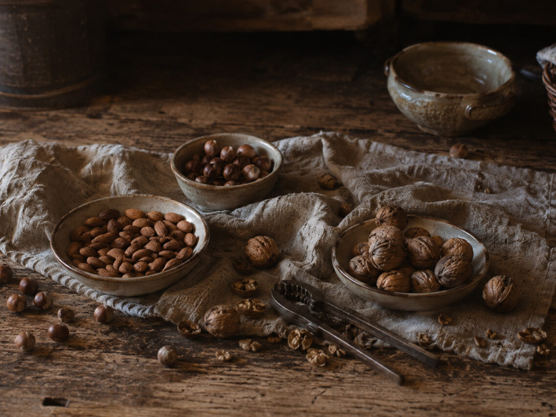 Nous, avellanes i ametlles: els fruits secs tradicionals de les masies
